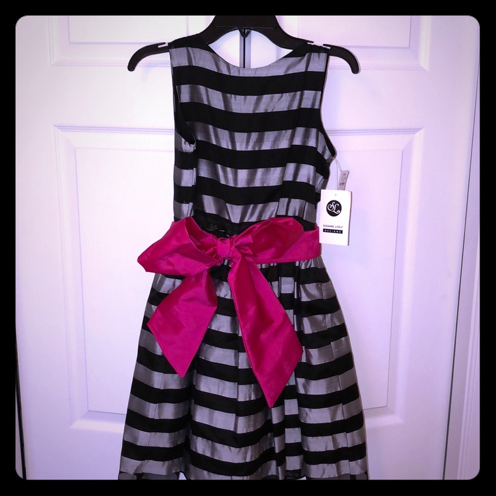 SUSANNE LIVELY 💕 black & grey stripe dress SZ 8
